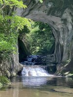 濃溝の滝・亀岩の洞窟