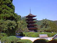 瑠璃光寺五重塔