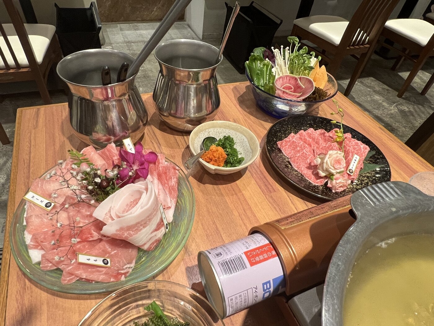 金武アグーと山城牛のしゃぶしゃぶ琉球 本館